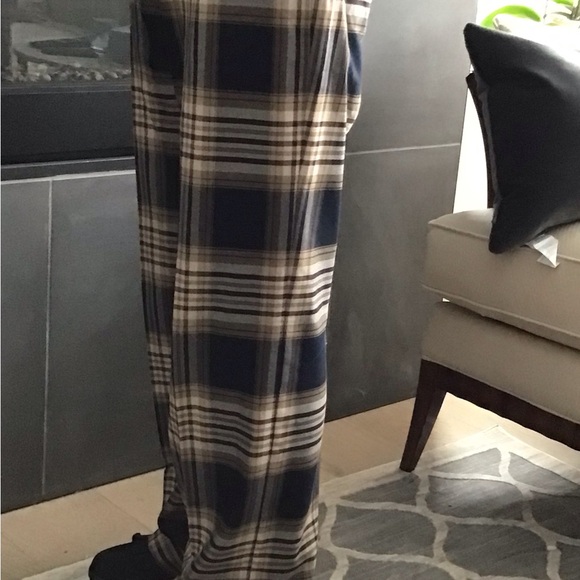 Women plaid pant is very good condition. Tristan (Canadian brand). - Picture 3 of 7